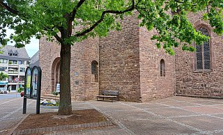 Direkt zu Beginn der Suche hat die Bank an der Kilianikirche große Hoffnungen geschürt, konnte diese jedoch nicht erfüllen. - Matthias Reiprich
