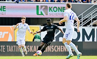 Sirlord Conteh traf für den SCP zum zwischenzeitlichen 1:0 gegen Karlsruhe. - Besim Mazhiqi