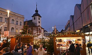 Der Weihnachtsmarkt in Höxter lockt jährlich zahlreiche Besucher in die Innenstadt - wie hier 2022. - Thomas Kube