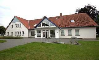 Die Kirchengemeinde Pr. Oldendorf will das Gemeindehaus verkaufen. Ob das Gemeindehaus zukünftig für die Stadt Preußisch Oldendorf zur Unterbringung des Offenen Ganztags infrage kommt, wird die Beschlussfassung des zuständigen Ausschusses zeigen, heißt es seitens der Stadtverwaltung. - Ilka Gülker