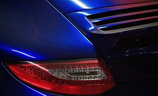 Als der Porschefahrer in einer Kurve der Eckendorfer Straße in den Gegenverkehr geriet, kam ihm zum Glück kein Fahrzeug entgegen. - Symbolfoto: pexels
