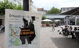 An vielen Orten in der Stadt wurden Plakate zur Ankündigung der Demonstration angeklebt. - Frank-Michael Kiel-Steinkamp
