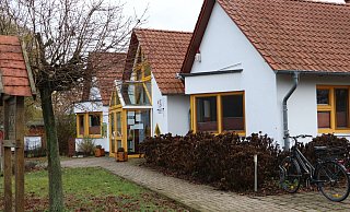 Das Kita in Niedermehnen und das Gebäude sind noch keine 30 Jahre alt. Angesichts eines erneuten und schweren Wasserschadens hat die Arbeiterwohlfahrt bei der Gemeinde Stemwede jetzt einen Ersatzneubau beantragt. - Sonja Rohlfing