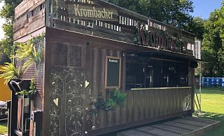 Krombacher Urban Nature Bar: Die Urban Nature Bar der Brauerei Krombacher lädt vom 25. Mai bis zum 4. Juni auf dem Landesgartenschau-Gelände auf ihre Dachterrasse ein. - Krombacher Brauerei