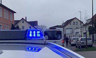 Die Situation am Montag auf der Elverdisser Straße war bedrückend. Der kleine Junge wurde mehrere Meter weit geschleudert. - Stefan Boscher