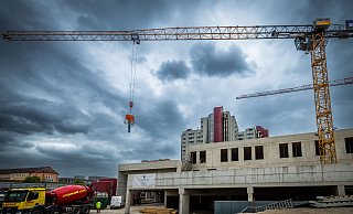 Die Großinvestition in den Neubau für Notaufnahme und Intensivmedizin sowie auslaufende Kredite setzen das Klinikum aktuell unter enormen Druck. - Sarah Jonek Fotografie Die Großinvestition in den Neubau für Notaufnahme und Intensivmedizin sowie auslaufende Kredite setzen das Klinikum aktuell unter enormen Druck. - Sarah Jonek Fotografie