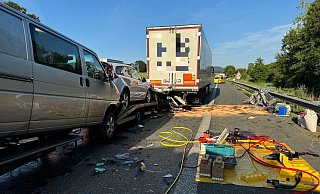 Schwerer Unfall auf der A2 bei Veltheim. Foto: - Dominik Duensing/Feuerwehr Porta