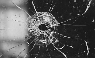 In Herford ist es bei einem eskalierten Streit zwischen zwei Großfamilien auch zu Schüssen gekommen. - Symbolfoto: Pixabay/katya10