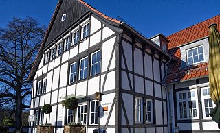 Das außergewöhnliche Restaurant und Tagungshotel ist Idyllisch im Teutoburger Wald gelegen. - Michaela Heinze