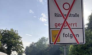Die Sperrung ist schon jetzt weiträumig ausgeschildert. Autofahrer müssen Umleitungen in Kauf nehmen. - Felix Eisele