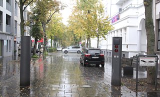 Die ausfahrenden Poller in der Portastraße sind womöglich durch einen Falschparker gestört worden und deshalb in der Versenkung verschwunden. - Ulf Hanke