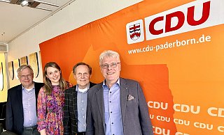 Für die Kreis-CDU stehen (v. l.) Hanswalther Lüttgens als Fraktionschef im Kreistag, die Kreisvorsitzende Corinna Rotte sowie die Kreistagsmitglieder Meinolf Päsch und Wilfried Lappe. - Jens Reddeker
