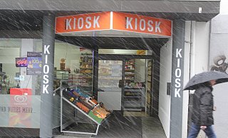 Ein 28-jähriger Mann aus Bad Oeynhausen hat sich beim Einbruch in den Viktoria-Kiosk schwer verletzt - und sich anschließend mit dem Taxi ins Krankenhaus fahren lassen. - Ulf Hanke