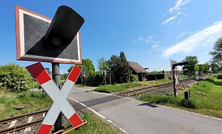 Am unbeschrankten Bahnübergang in Ennigloh ist es zuletzt zu zwei Zwischenfällen gekommen. - Florian Weyand