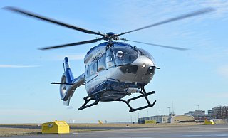Auch mit einem Hubschrauber suchte die Polizei Gütersloh nach dem vermissten 55-Jährigen. - Symbolfoto/dpa