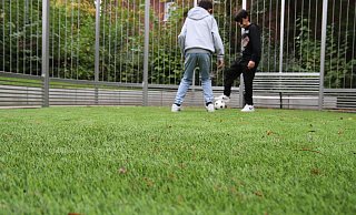 Der neue "Panna-Käfig" auf dem Spielplatz an der Graudenzer Straße ersetzt den Bolzplatz an der Hochstraße. - Jan Husmann