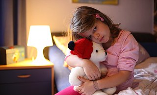 Der Angeklagte gestand den Missbrauch an seinen beiden Stieftöchtern. - www.polizei-beratung.de