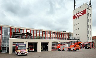 Die Feuerwache an der Werrestraße wird nicht saniert. Der Stadtrat hat sich für einen Neubau ausgesprochen. Der Standort steht aber noch nicht fest. - Frank-Michael Kiel-Steinkamp