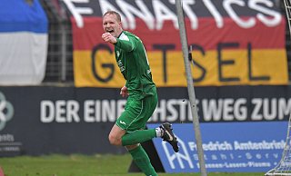 Nico Bartling feiert seinen Treffer zum 3:0. - Jens Dünhölter