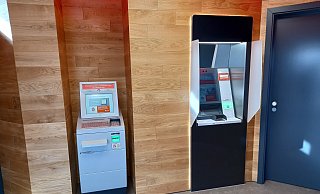 So sieht der neue SB-Standort der Sparkasse neben Karlchens Backstube an der Herforder Straße von innen aus. - Björn Kenter