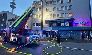 Die Feuerwehr war am Montagabend am Stohlmannplatz in der Innenstadt im Einsatz. - Thorsten Heß