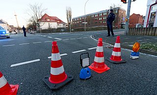 Der Bereich um die Hauptwache der Paderborner Polizei und eine städtische Unterkunft im Riemekeviertel war weiträumig abgesperrt worden. - Ralph Meyer