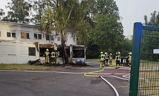 Das Feuer konnte schnell durch mehrere Trupps unter Atemschutz gelöscht werden. - Freiwillige Feuerwehr Preußisch Oldendorf
