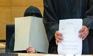 Der Anwalt verlas eine Erklärung der mutmaßlichen Täterin. - Archiv: Oliver Krato