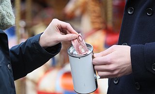 Steigende Kosten in nahezu allen Bereichen des alltäglichen Lebens könnten sich auch bei der Bereitschaft zum Spenden bemerkbar machen. - Frank-Michael Kiel-Steinkamp