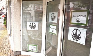 Dass in diesem Ladenlokal bald ein Hanf-Store eröffnen soll, sorgt in der Bergstadt für helle Aufregung. - Karin Prignitz