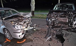 Beide Fahrzeuge waren nach dem Unfall nicht mehr fahrbereit und mussten abgeschleppt werden. - Andreas Eickhoff