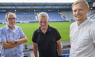 Hans-Jürgen Laufer (v.l.), Michael Gehre und Manuel Hornig führen Arminias Traditions-Abteilung. - Thomas F. Starke