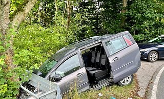 Bei dem Unfall nahe Lichtenau wurden fünf Menschen verletzt. - Ralph Meyer
