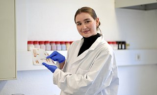 Carla Ströher entwickelt und produziert natürliches Make-up unter ihrem eigenen Label "Pure U". - Peter Unger