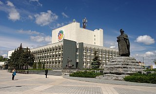 Der Kulturpalast von Tscherkassy ist eines der imposantesten Gebäude der Stadt. - Wikimedia Commons