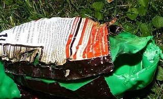 So eine Spiritusflasche fand der Hausbesitzer in seinem Garten. - Polizei Minden-Lübbecke