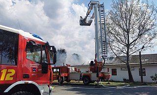 Ein Einsatz war auch der Gelenkmast der Feuerwehr Espelkamp. - Feuerwehr Stemwede