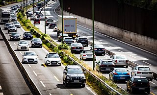 Zehntausende Pendler von auswärts und immer mehr Bürger, die sich ein Auto anschaffen – Bielefeld bleibt eine wachsende Autofahrerstadt. - Mike-Dennis Müller / www.mdm.photo