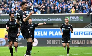 Raphael Obermair jubelt nach seinem Tor zum 2:1. - IMAGO/Ulrich Hufnagel