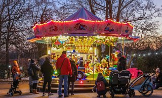 Vor allem bei Familie war der Weihnachtsmarkt mit Buden und Karussells sehr beliebt. - Sarah Jonek