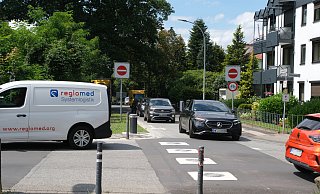 Die Poller auf der Schützenbrücke sollen in der Nacht zu Freitag eingesetzt werden. - Ulf Hanke
