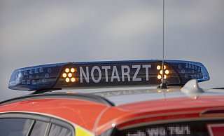Der 16-Jährige wurde am Unfallort erstversorgt und dann in ein Krankenhaus gebracht. - picture alliance / HMB Media/ Heiko Becker