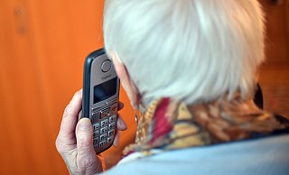 In Kleinenbremen kämpfen Anwohner seit kurz vor Weihnachten mit einer Störung der Telekom-Leitung. Warum die Behebung des Kabelfehlers so lange dauert, bleibt unklar. - Britta Pedersen/Symbolfoto In Kleinenbremen kämpfen Anwohner seit kurz vor Weihnachten mit einer Störung der Telekom-Leitung. Warum die Behebung des Kabelfehlers so lange dauert, bleibt unklar. - Britta Pedersen/Symbolfoto