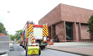 Abgesperrt: Der Einsatzort Kunsthalle. - Charlotte Mahncke