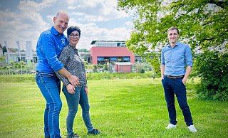 Henry Brockmeyer und Silke Brockmeyer haben vor 30 Jahren das Gartencenter Brockmeyer gegründet. Seit fünf Jahren gehört Sebastian Noelle zur Geschäftsführung, er steht für die nächste Generation. - Nicole Donath Henry Brockmeyer und Silke Brockmeyer haben vor 30 Jahren das Gartencenter Brockmeyer gegründet. Seit fünf Jahren gehört Sebastian Noelle zur Geschäftsführung, er steht für die nächste Generation. - Nicole Donath