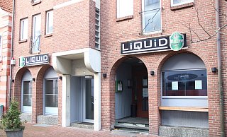 Von der Sperrstunde in der Niedernstraße betroffen: Die Lübbecker Bar "Liquid" muss um 3 statt um 5 Uhr morgens schließen. - Frank Hartmann