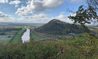 Blick von der Porta-Kanzel auf das Wiehengebirge. Auch der Naturschutz auf dem Wittekindsberg gehört zu den Aufgaben des neuen Rangers. - Nicole Bliesener