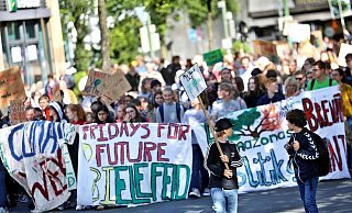 Am 20. September 2019 war die Stadt voll mit Fridays for Future-Demonstranten. Inzwischen sieht das anders aus. Immer weniger Menschen nehmen teil. - Archiv: Jörg Dieckmann Am 20. September 2019 war die Stadt voll mit Fridays for Future-Demonstranten. Inzwischen sieht das anders aus. Immer weniger Menschen nehmen teil. - Archiv: Jörg Dieckmann
