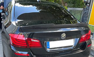 Die Polizei stellte den BMW 550i auf der Eckendorfer Straße in Bielefeld sicher. - Polizei Bielefeld