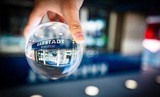 Blick in die Glaskugel: Was wird aus Karstadt? Und was ist dort stattdessen vorstellbar? Die Bielefelder haben viele kreative Ideen. - Mike-Dennis Müller / www.mdm.photo